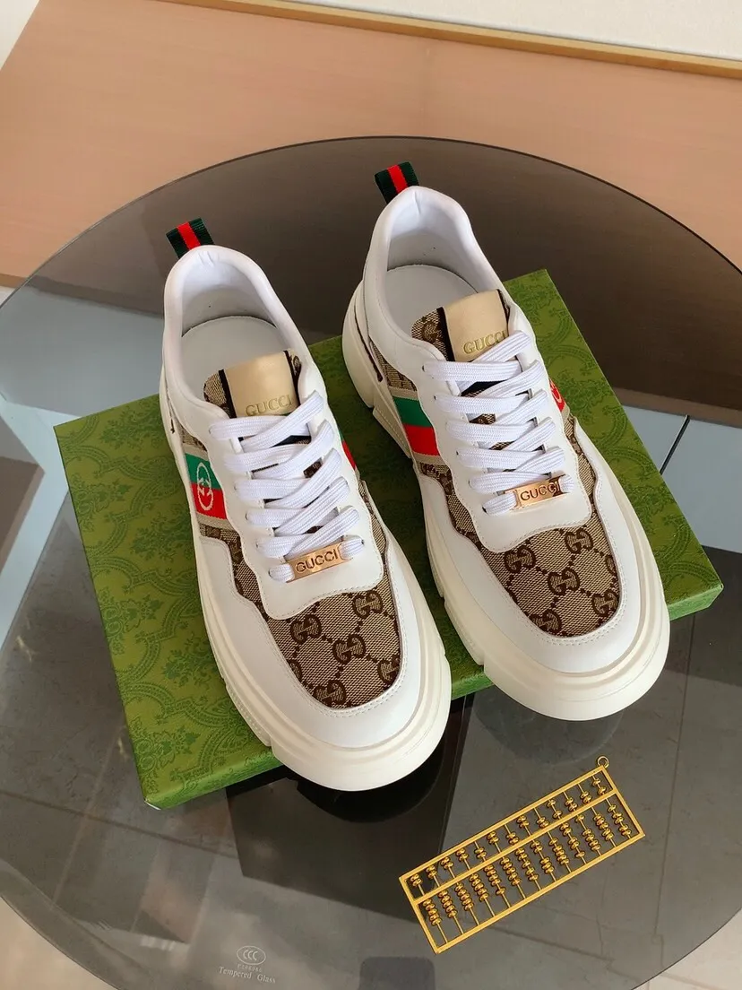 Factory price 400. The new GUCCI (Gucci) is launched at the same time, new men's shoes, 😘fabrics are selected imported cowhide, lining: sheepskin lining. 👍🏿 High-end ☄️ air-cushion molded anti-slip rubber outsole, exquisite lines, simple and elegant, comfortable and high-end for leisure travel. Code number: 38 to 44 (45 can be customized and cannot be returned or exchanged)